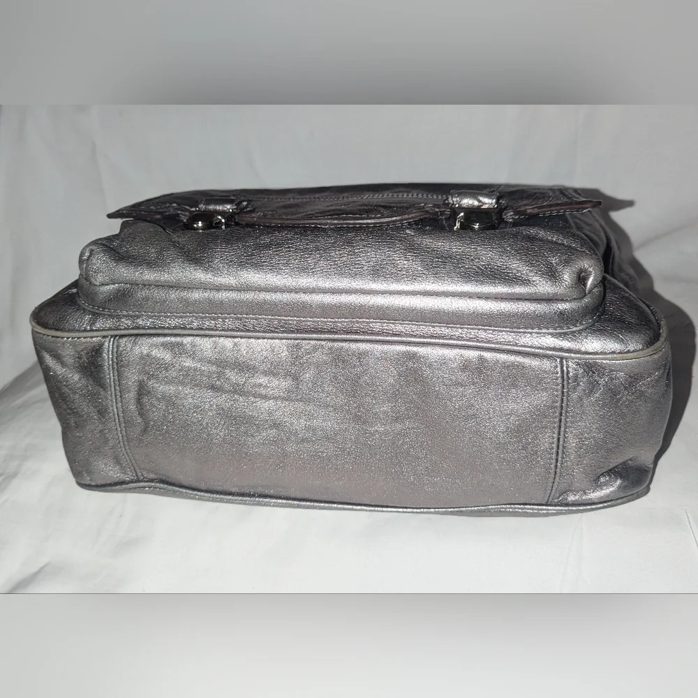 Coach stylish metallic